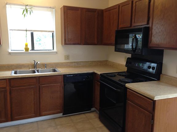 4th image of 109 Westport Dr