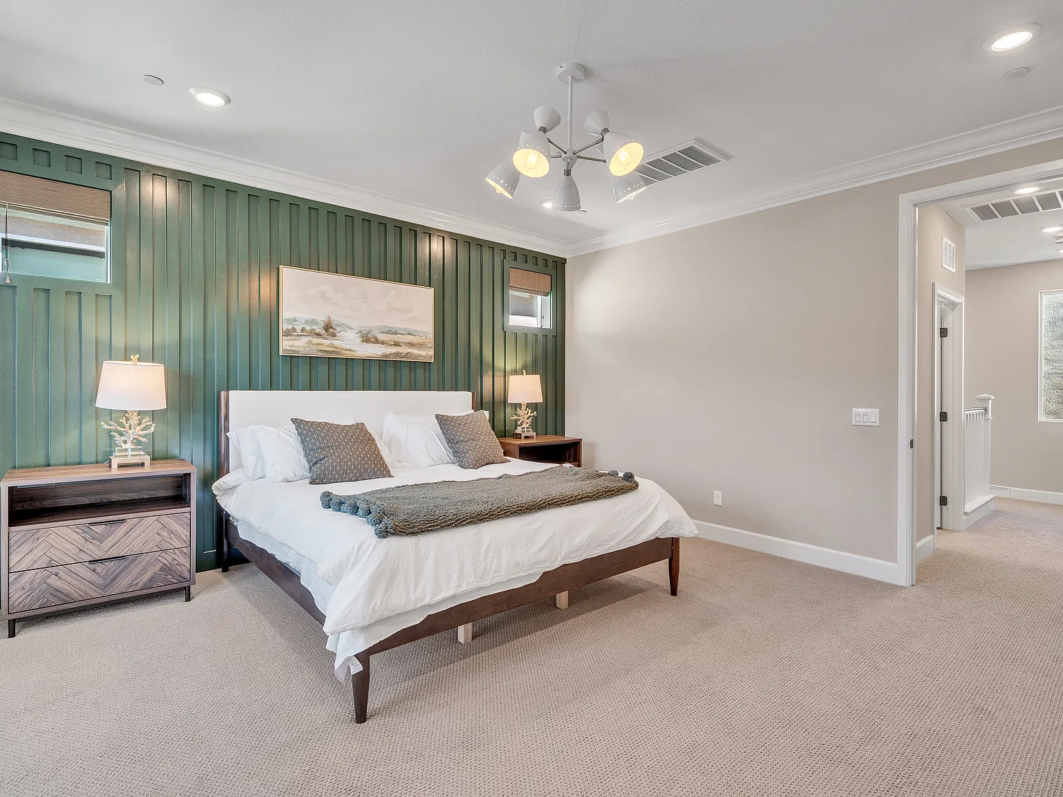 3 bed, 3.5 bath, 2050 sqft, $8,100 — Photo 4