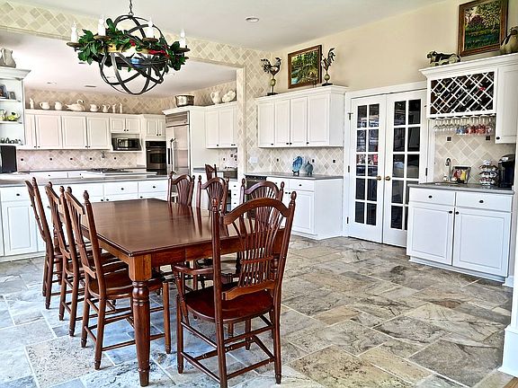 5th image of 3101 Windsong Dr