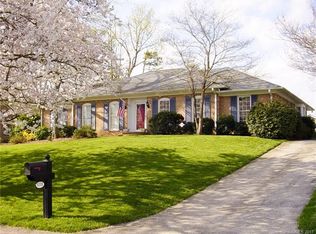 1333 Piccadilly Dr, Charlotte, NC 28211