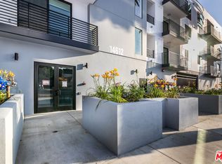 14612 Calvert St #302, Van Nuys, CA 91411
