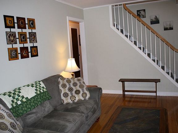5th image of 31 Woodside Dr