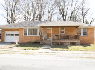 123 Hubbs St, White Hall, IL 62092