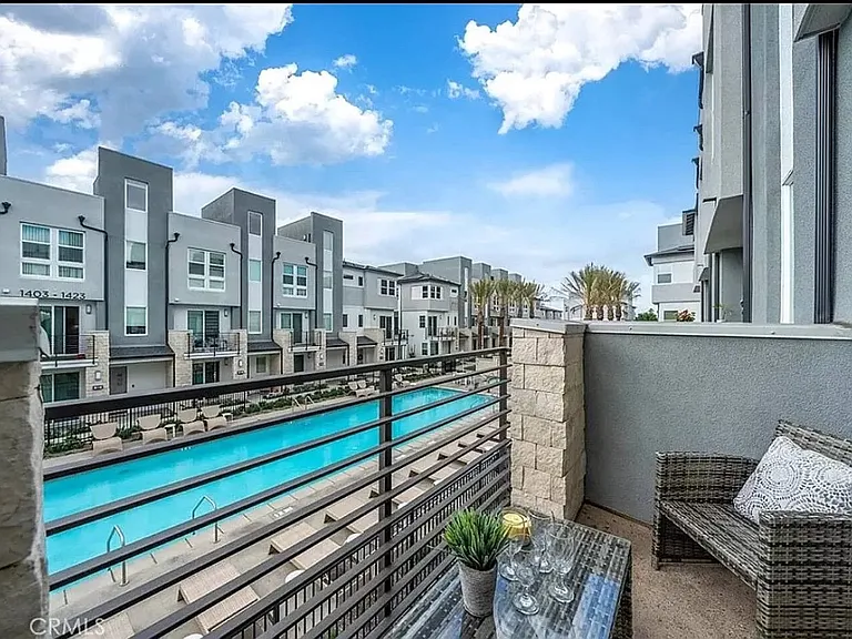 1311 W Cara Dr — Photo 32
