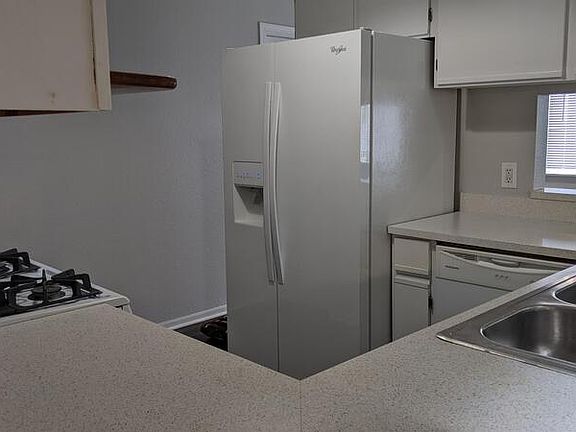 4th image of 901 Shadow Ln