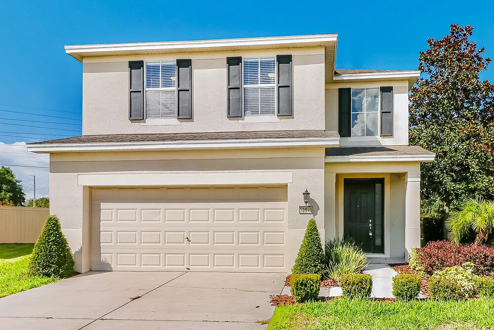 3 bed, 2.5 bath, 1842 sqft, $2,220 — Photo 1