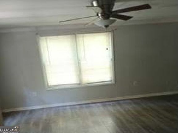 4th image of 5135 Hilltop Dr