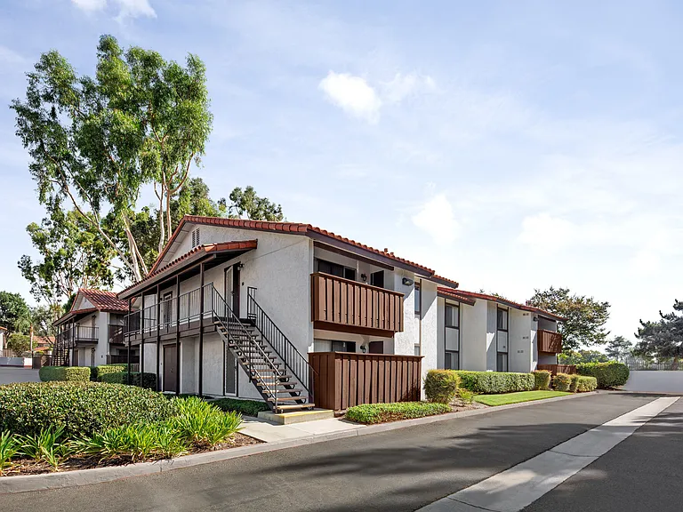 North Upland Terrace Apartments — Photo 2