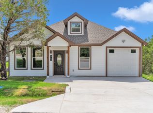 5704 San Jacinto Dr, Granbury, TX 76048