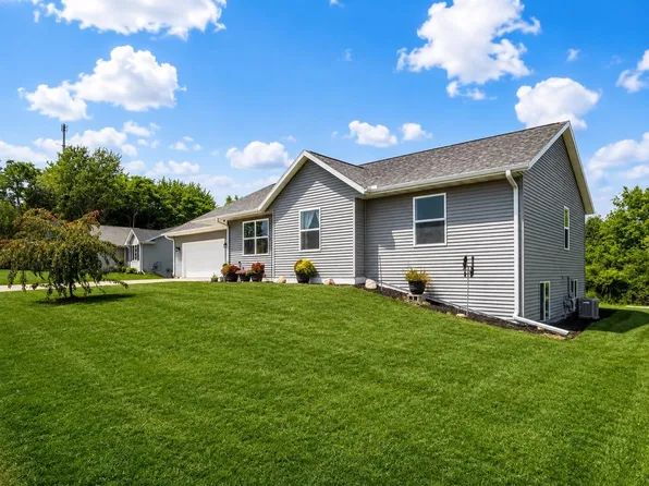 2261 Trevino Ct, Beloit, WI 53511