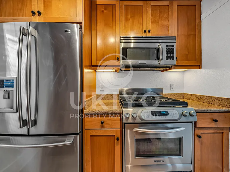 620 Alcatraz Ave #D — Photo 14
