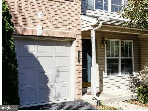 1247 Cross Creek Dr, Mechanicsburg, PA 17050