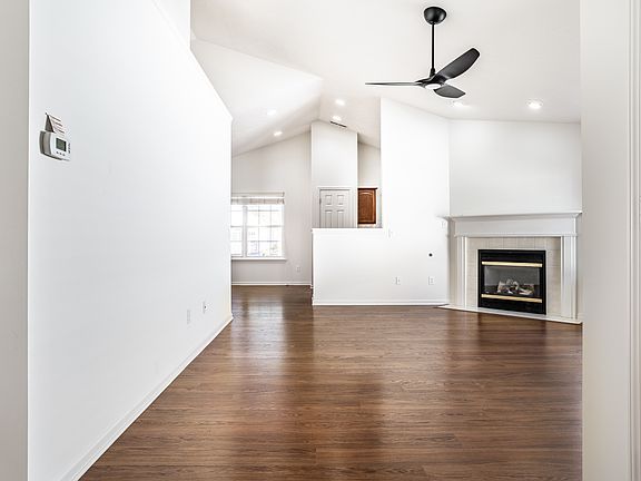4th image of 1100 Lincoln Park East Dr