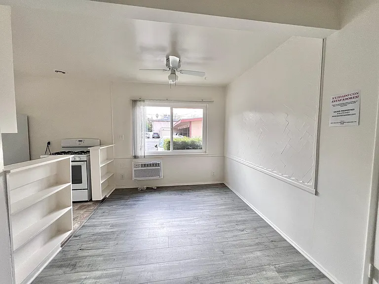 234 W Elm Ave #D — Photo 7
