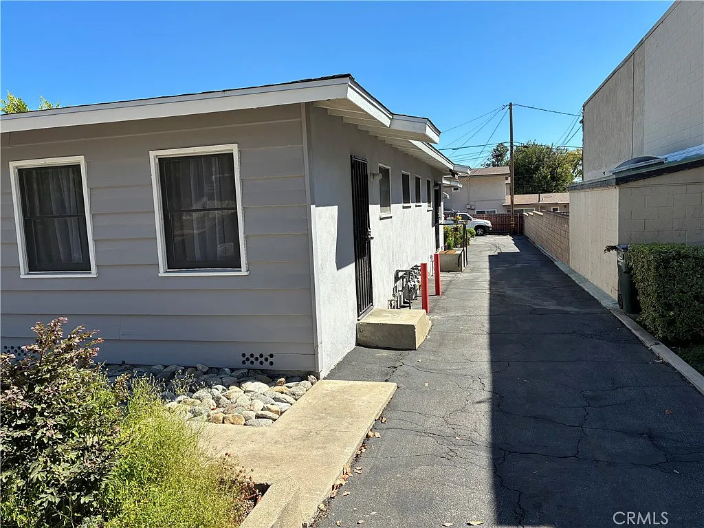1 bed, 550 sqft, $2,150 — Photo 2