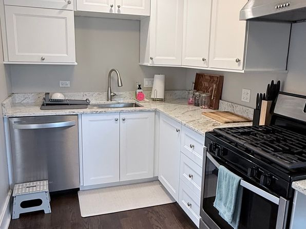 615 Sheridan Rd #3