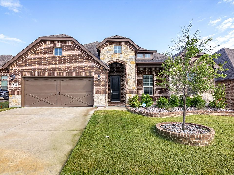 1st image of 15132 Gladstone Dr