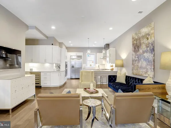 2104 Main Line Blvd, Alexandria, VA 22301