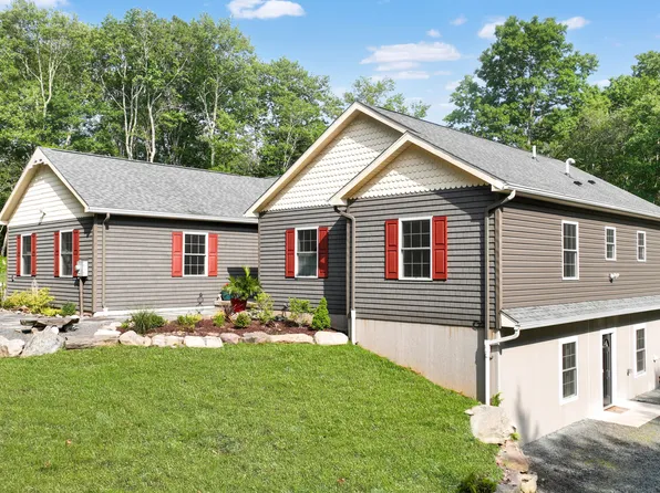 128 Winding Brook Dr, Shohola, PA 18458