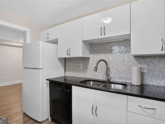 4th image of 3117 Colonial Way APT F