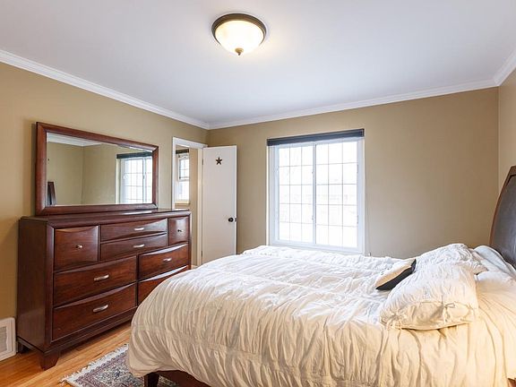 3rd image of 3801 E Dartmouth Ave