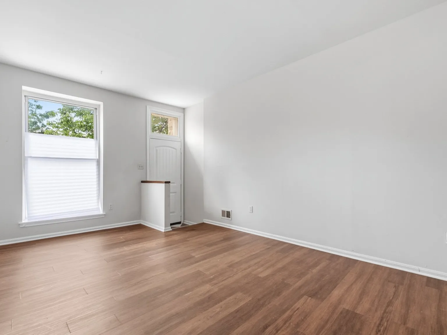 3 bed, 1800 sqft, $1,900 — Photo 2