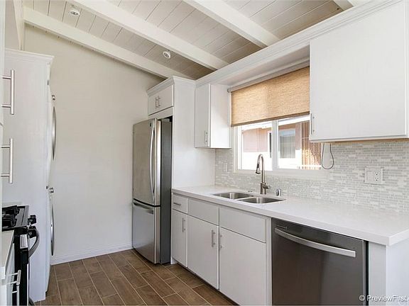 4th image of 303 Marguerite Ave APT A