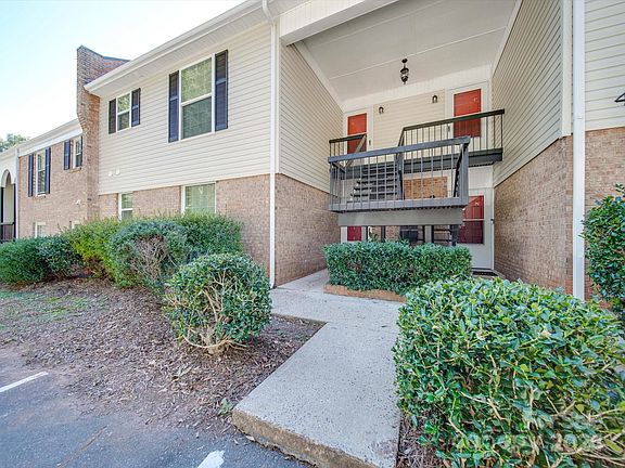 5th image of 4605 Coronado Dr APT M