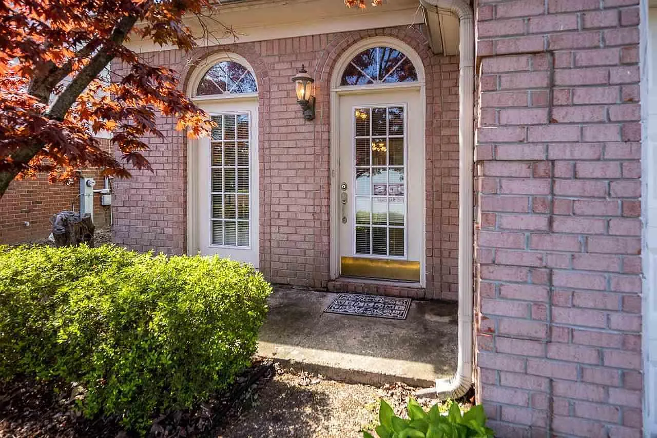 2247 Angel Crest Cir — Photo 4