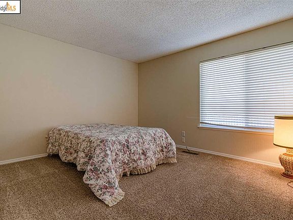 4th image of 900 Coyote Ct