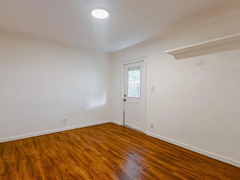 520 NE 58th St — Photo 21