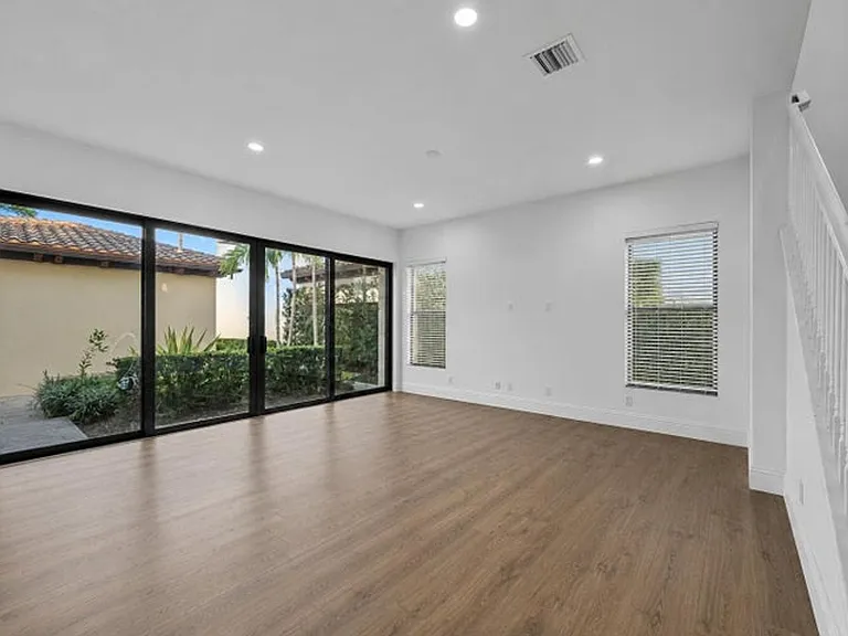 6020 Curie Pl — Photo 4