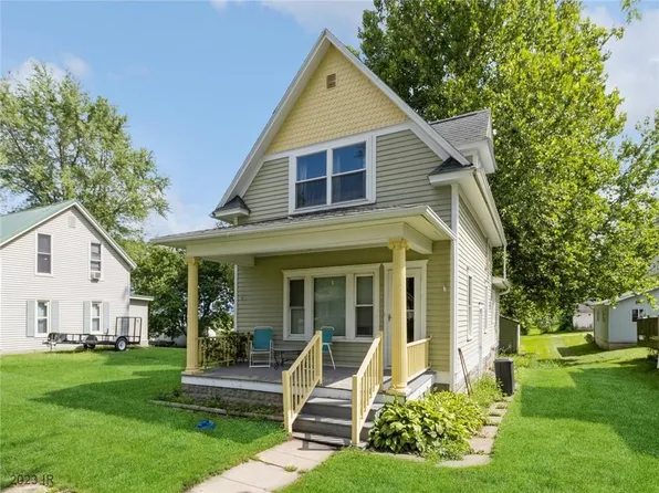 511 6th St, Menlo, IA 50164