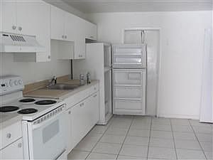 1st image of 213 NW 12th Ct APT 1