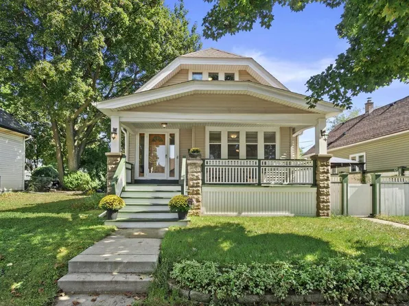 3856 South Kansas AVENUE, Milwaukee, WI 53207