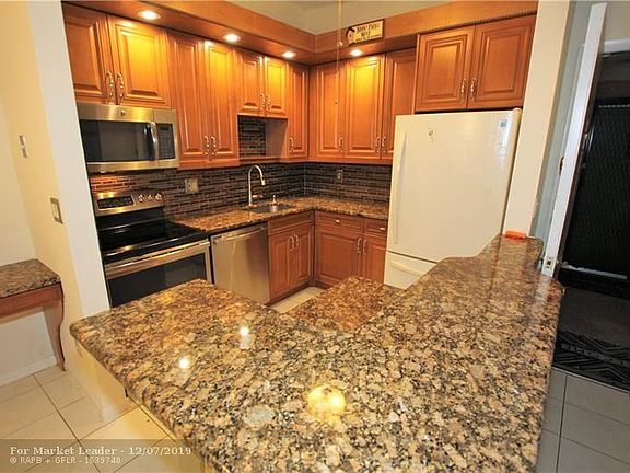 4th image of 10593 E Clairmont Cir #211