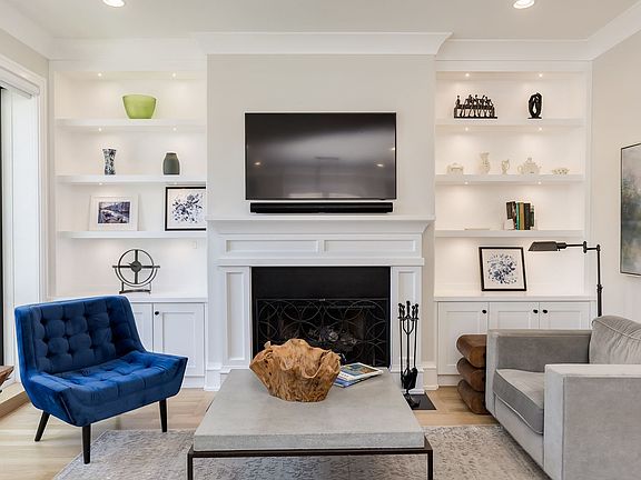 4th image of 2028 N Sheffield Ave #1