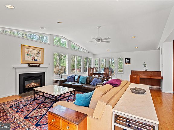 5th image of 8404 Peck Pl