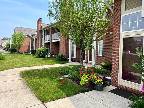 2nd image of 44283 Princeton Dr