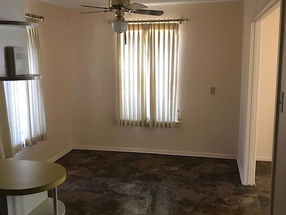5th image of 842 Crestwood Dr