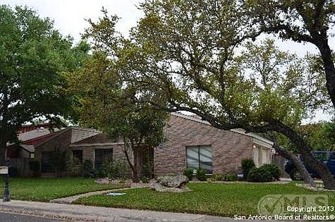 2nd image of 14918 Elm Park St