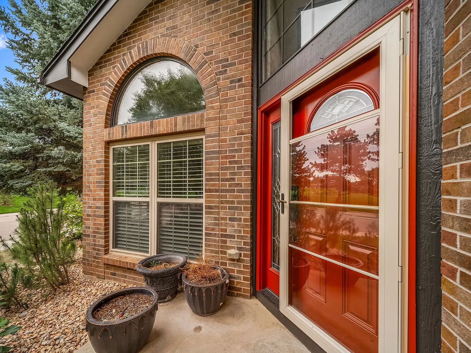 5 bed, 2813 sqft, $3,295 — Photo 4