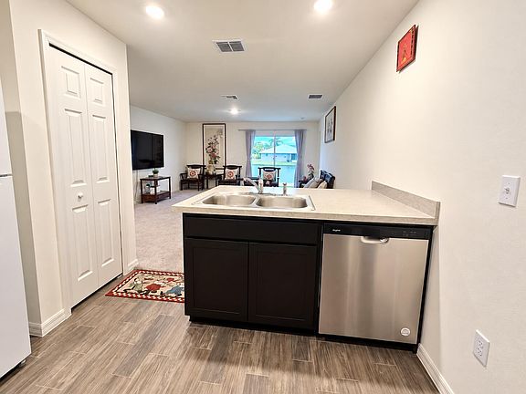 5th image of 698 SE 25TH Drive