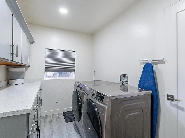4724 E Polk St — Photo 29