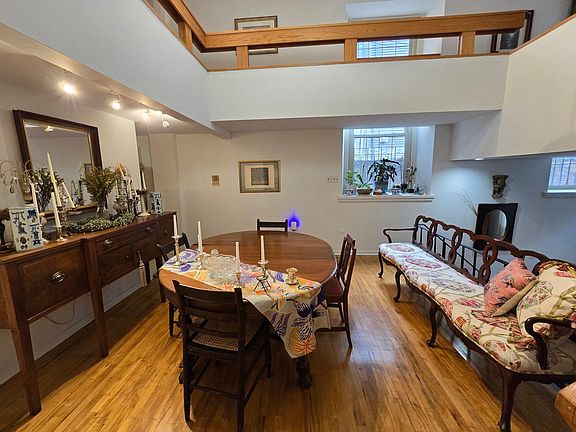 3rd image of 915 Bainbridge St #104