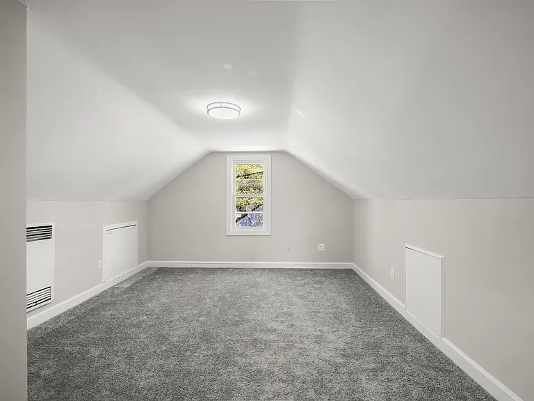 7520 Burgess Ln — Photo 22