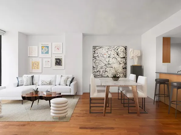 255 Hudson Street 5AW image 2 of 14