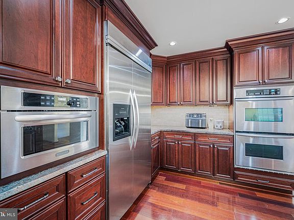 4th image of 4632 Willowgrove Dr