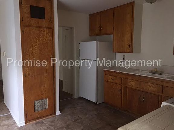 5th image of 2311 Skylark Dr APT D