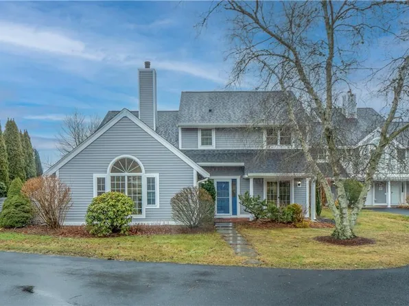 505 Corey Ln, Middletown, RI 02842